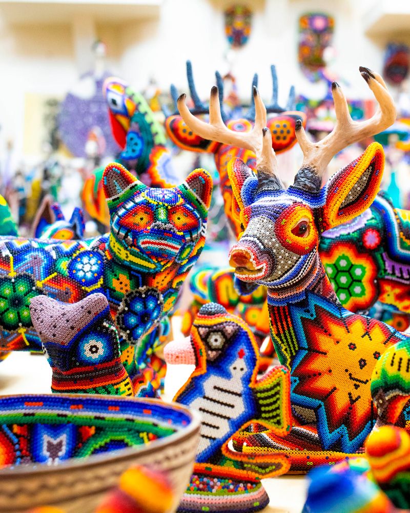 arte-huichol-en-puerto-vallarta-movil