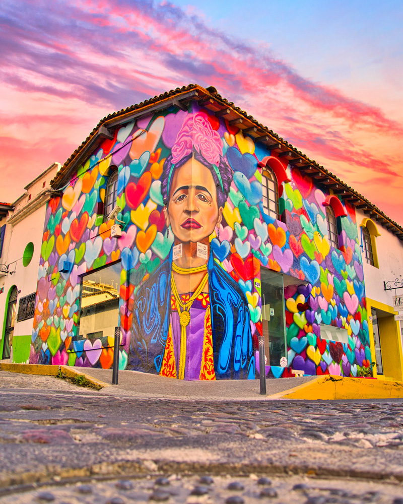 esculturas-y-murales-callejeros-en-puerto-vallarta-movil